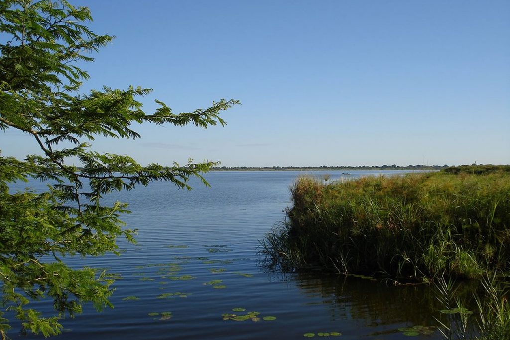 What Are The Names Of The Lakes In Uganda?